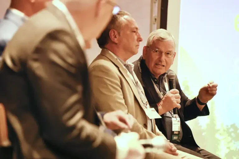 Panel discussion on the future of energy featuring Dan Arczynski of Index AR Solutions.